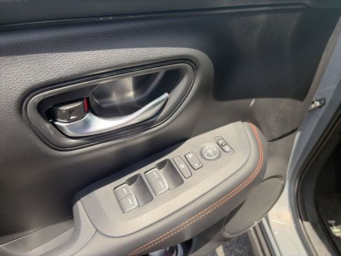 Used 2025 Honda HR-V Sport image 12