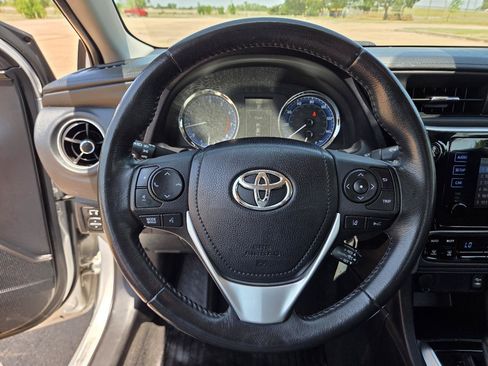 Used 2019 Toyota Corolla SE FWD image 15
