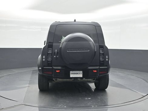 Used 2025 Land Rover Defender 110 X AWD/4WD image 17