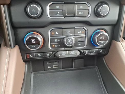 Used 2021 Chevrolet Tahoe High Country image 19