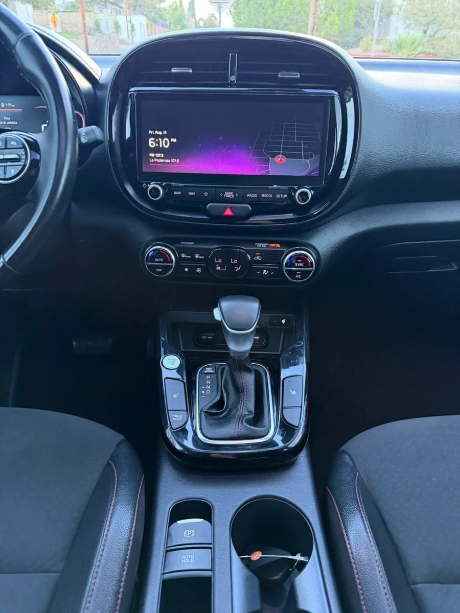 Used 2024 Kia Soul GT-Line w/ Option Group 020 FWD image 17