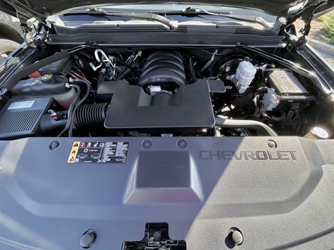 Used 2020 Chevrolet Suburban LT image 17