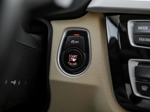 Used 2018 BMW 320i Sedan image 18