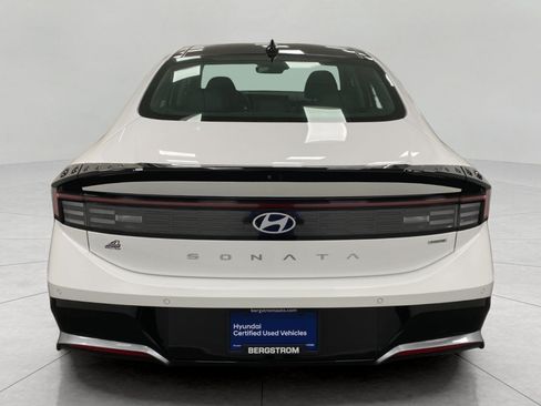 Certified 2025 Hyundai Sonata Limited FWD image 4