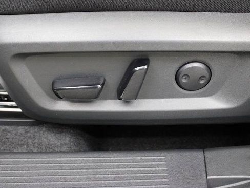 Certified 2026 Nissan Rogue SV FWD image 18