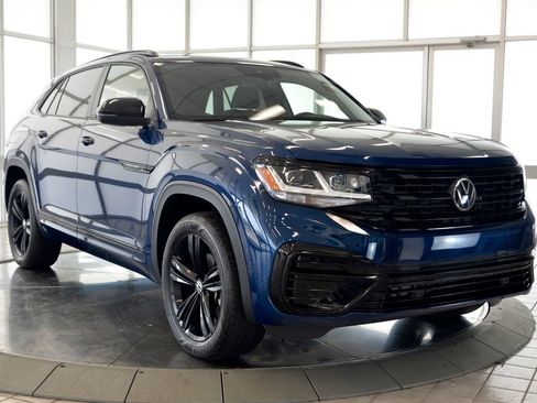 Used 2023 Volkswagen Atlas Cross Sport SEL R-Line AWD/4WD image 2