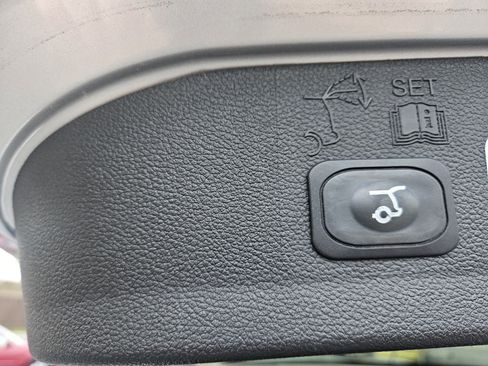 Used 2017 Ford Escape Titanium AWD/4WD image 19