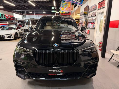 Used 2022 BMW X7 xDrive40i w/ M Sport Package AWD/4WD image 2