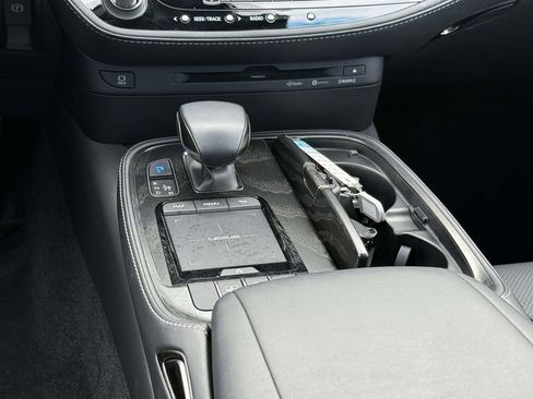 Used 2021 Lexus LS 500 AWD w/ Accessory Package (Z1) image 17