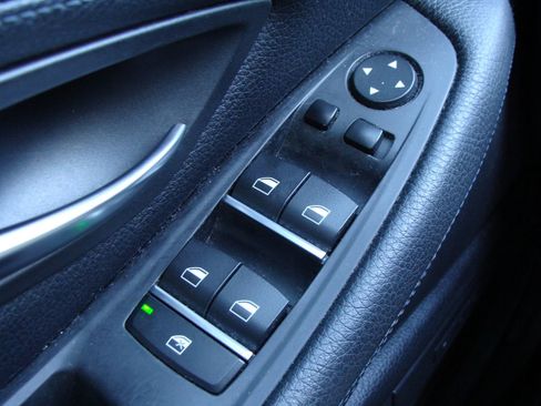 Used 2013 BMW 528i xDrive Sedan image 36