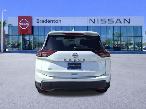 Certified 2025 Nissan Rogue SV w/ SV Premium Package FWD image 6