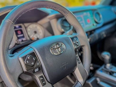 Used 2023 Toyota Tacoma TRD Sport w/ Black Out Package (TMS) image 8