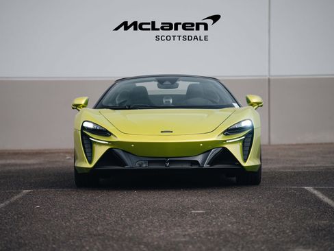 Used 2025 McLaren Artura Spider image 14