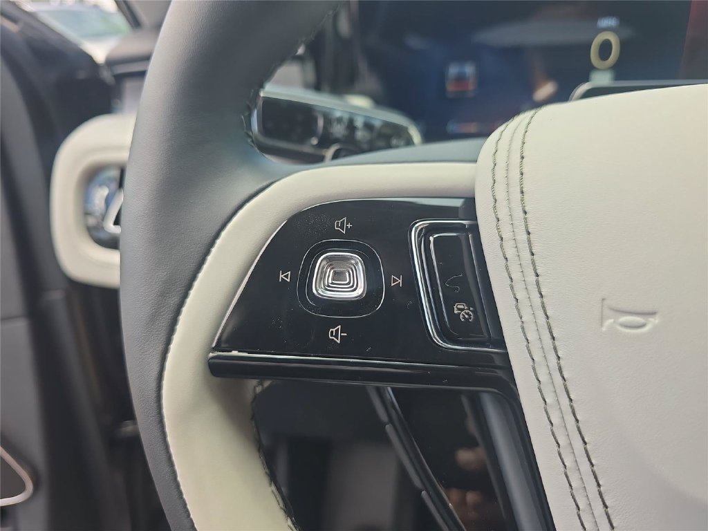 New 2026 Lincoln Aviator 2WD image 23