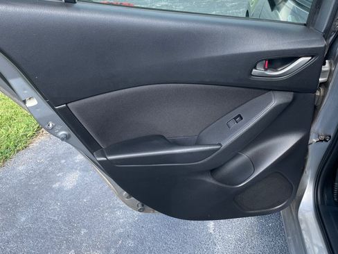 Used 2015 MAZDA MAZDA3 i Sport FWD image 16