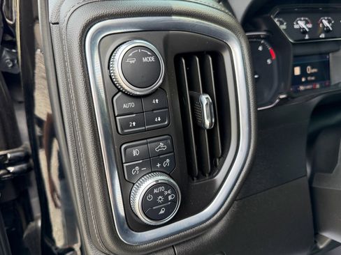 Used 2022 GMC Sierra 3500 SLT w/ SLT Preferred Package AWD/4WD image 24
