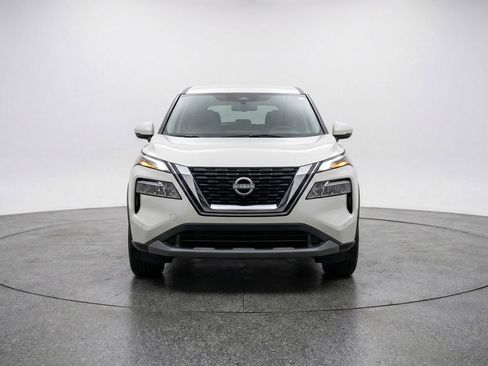 Used 2025 Nissan Rogue SV AWD/4WD image 2