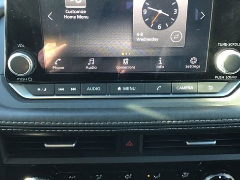 Used 2023 Nissan Rogue S image 12