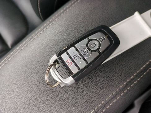 Used 2020 Ford Escape SEL image 33