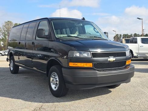 Used 2025 Chevrolet Express 3500 LS image 7