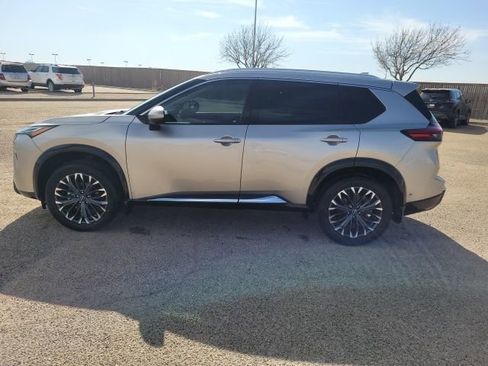 Certified 2024 Nissan Rogue Platinum w/ Platinum Premium Package image 9