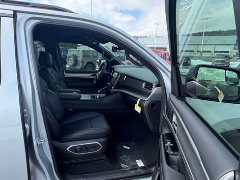 New 2026 Jeep Grand Wagoneer Limited image 28