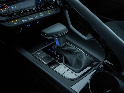 New 2026 Hyundai Elantra SEL Sport Premium FWD image 24