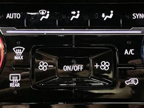 Used 2024 GMC Sierra 3500 AT4 w/ AT4 Premium Plus Package AWD/4WD image 38