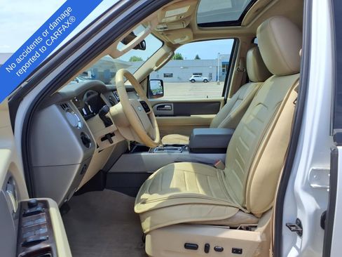 Used 2014 Ford Expedition XLT w/ Equipment Group 202A AWD/4WD image 17