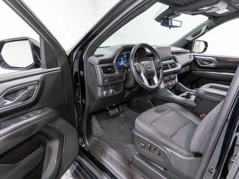 Used 2023 GMC Yukon SLE w/ Gmc Pro Safety Plus Package image 12