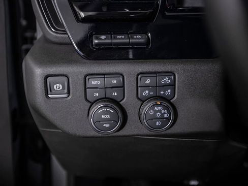 Used 2025 Chevrolet Silverado 2500 ZR2 w/ ZR2 Bison Edition AWD/4WD image 37
