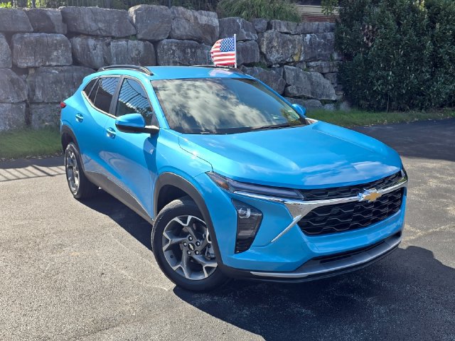 Used 2025 Chevrolet Trax LT FWD 360° Tour