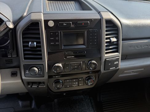 Used 2017 Ford F250 XL w/ Power Equipment Group AWD/4WD image 17