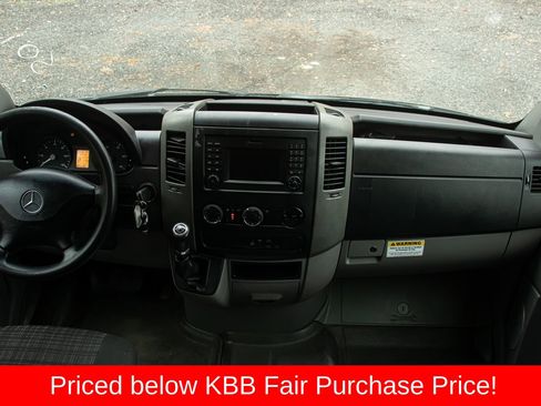 Used 2018 Mercedes-Benz Sprinter 144 Cargo image 17