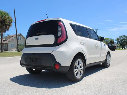 Used 2015 Kia Soul + FWD image 21