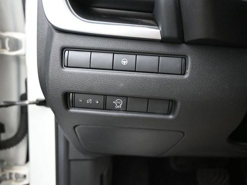 Used 2023 Nissan Rogue SV image 21