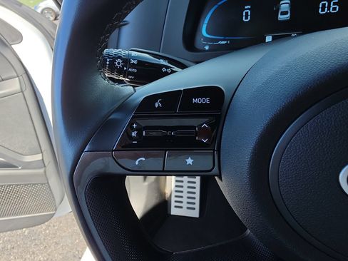 Used 2025 Hyundai Elantra Sport FWD image 22