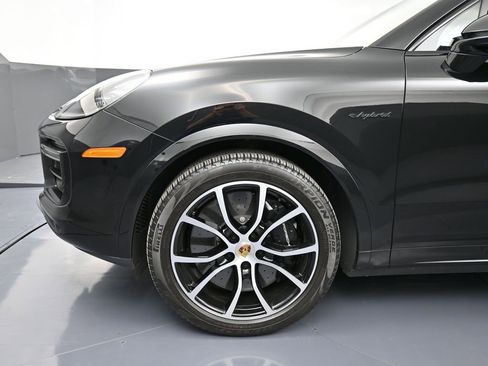 Used 2023 Porsche Cayenne Turbo S image 12