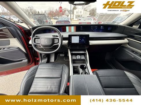 Used 2024 Lincoln Nautilus Reserve AWD/4WD image 19