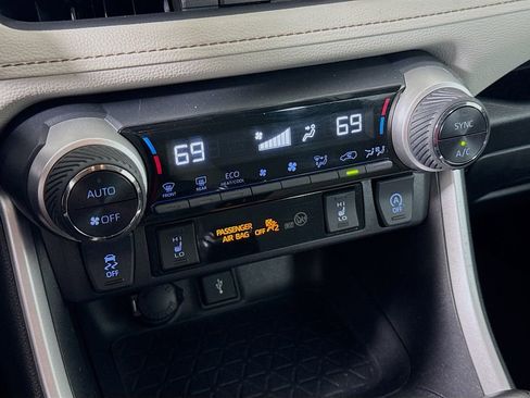 Certified 2020 Toyota RAV4 XLE Premium FWD image 16