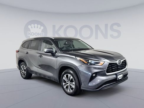 Used 2024 Toyota Highlander LE image 10