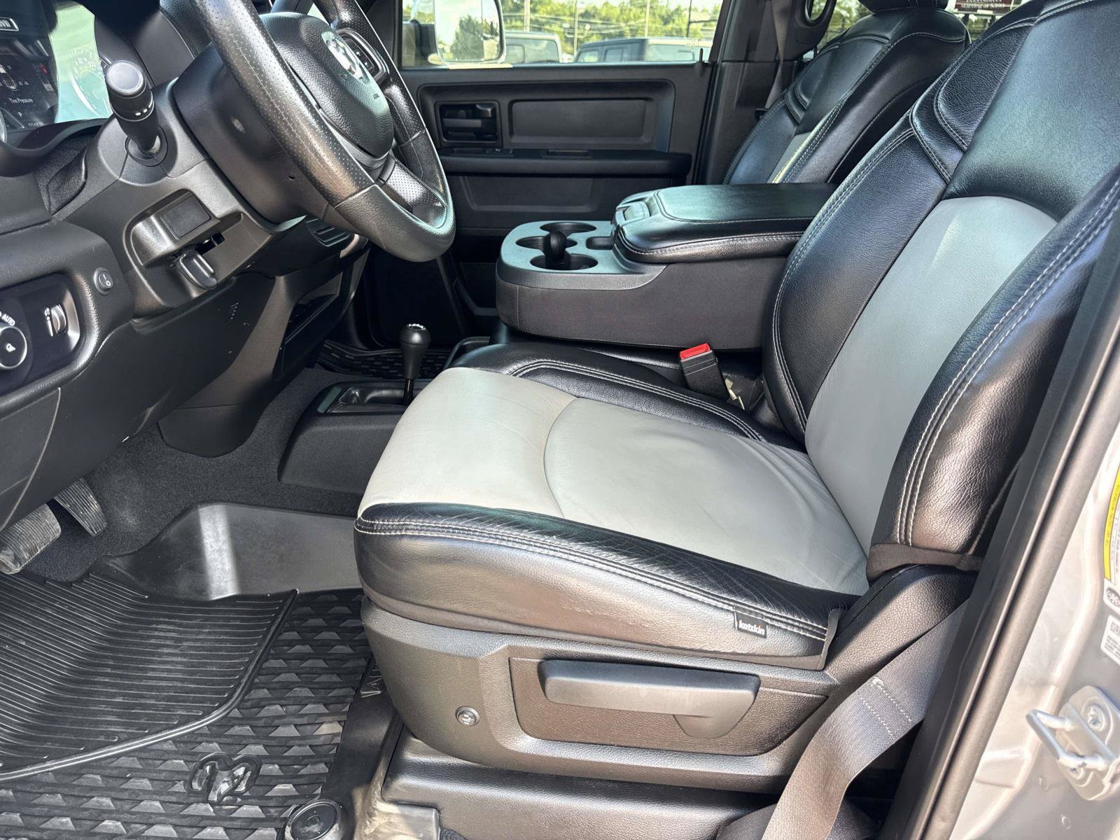 Used 2022 RAM 3500 Tradesman AWD/4WD image 17