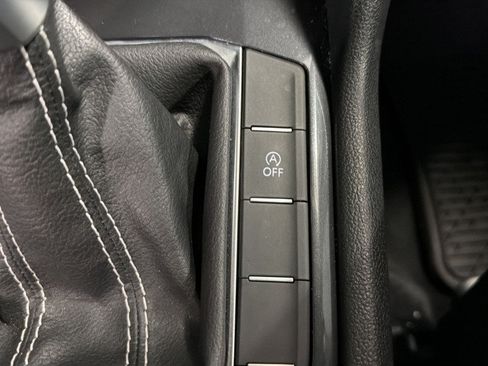 Certified 2024 Volkswagen Tiguan SE AWD/4WD image 40
