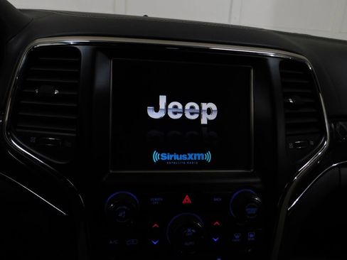 Used 2017 Jeep Grand Cherokee Overland image 51