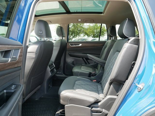 Certified 2026 Volkswagen Atlas SEL Premium R-Line AWD/4WD image 17