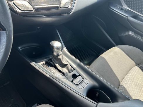 Used 2021 Toyota C-HR LE FWD image 28