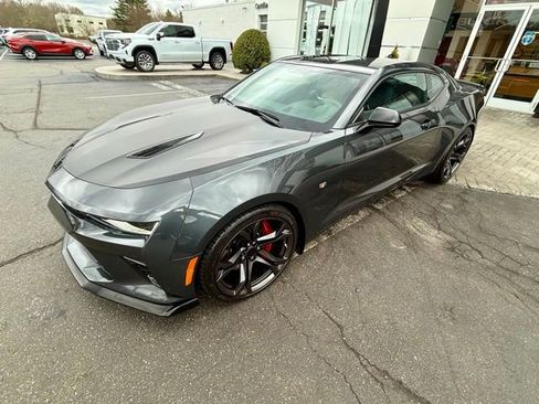 Used 2018 Chevrolet Camaro SS image 7