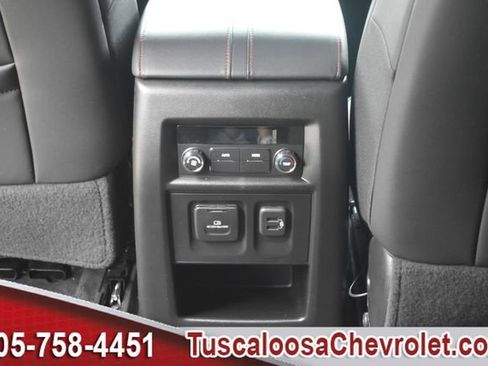 Used 2023 Chevrolet Traverse RS FWD image 29