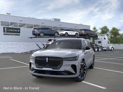 New 2026 Lincoln Nautilus Reserve image 2