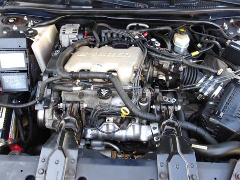 Used 2002 Chevrolet Impala w/ Preferred Equipment Group image 24